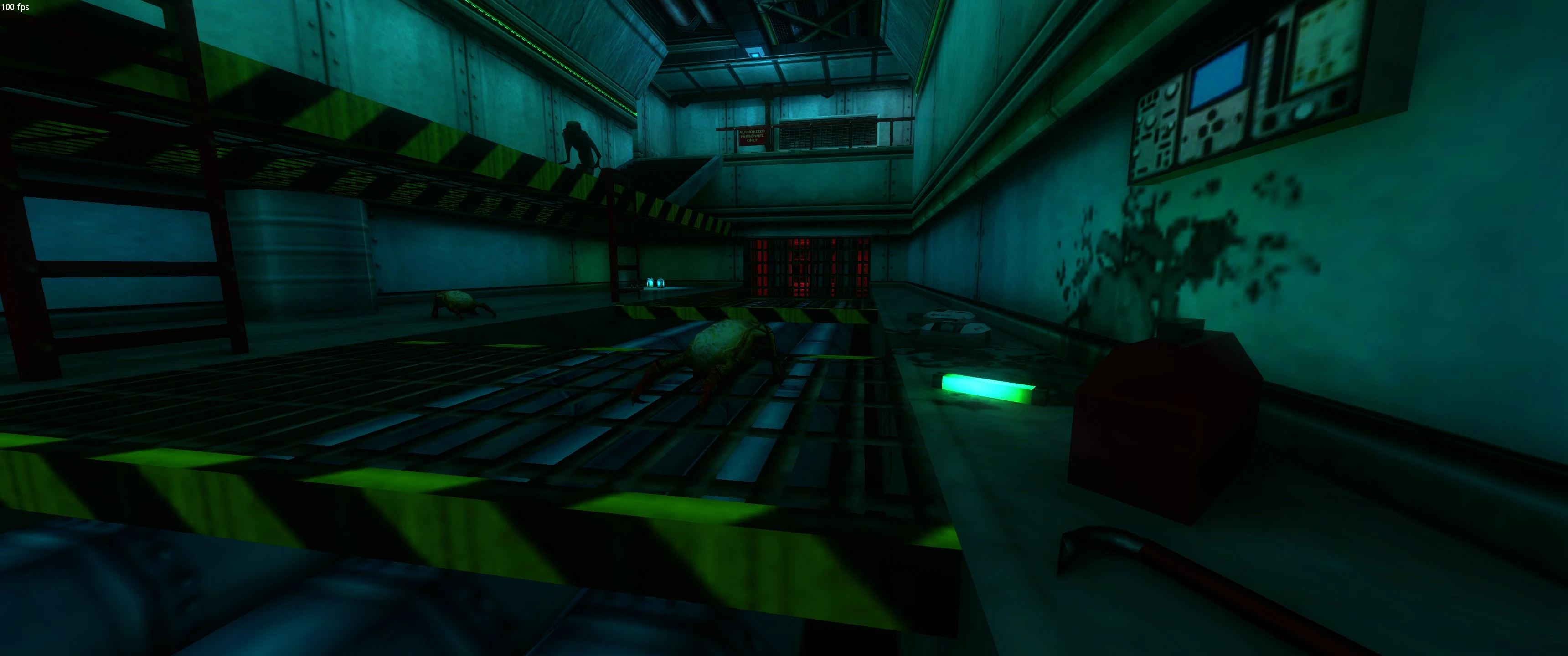 Sala industrial oscura con criaturas alienígenas y franjas de advertencia en el mod Hard Life de Half-Life