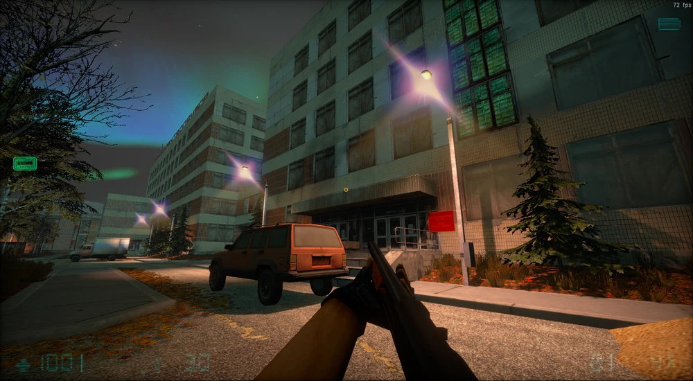 Gracz trzymający strzelbę w słabo oświetlonym miejskim otoczeniu z latarniami ulicznymi i zaparkowanymi samochodami w modzie Ionization do Half-Life