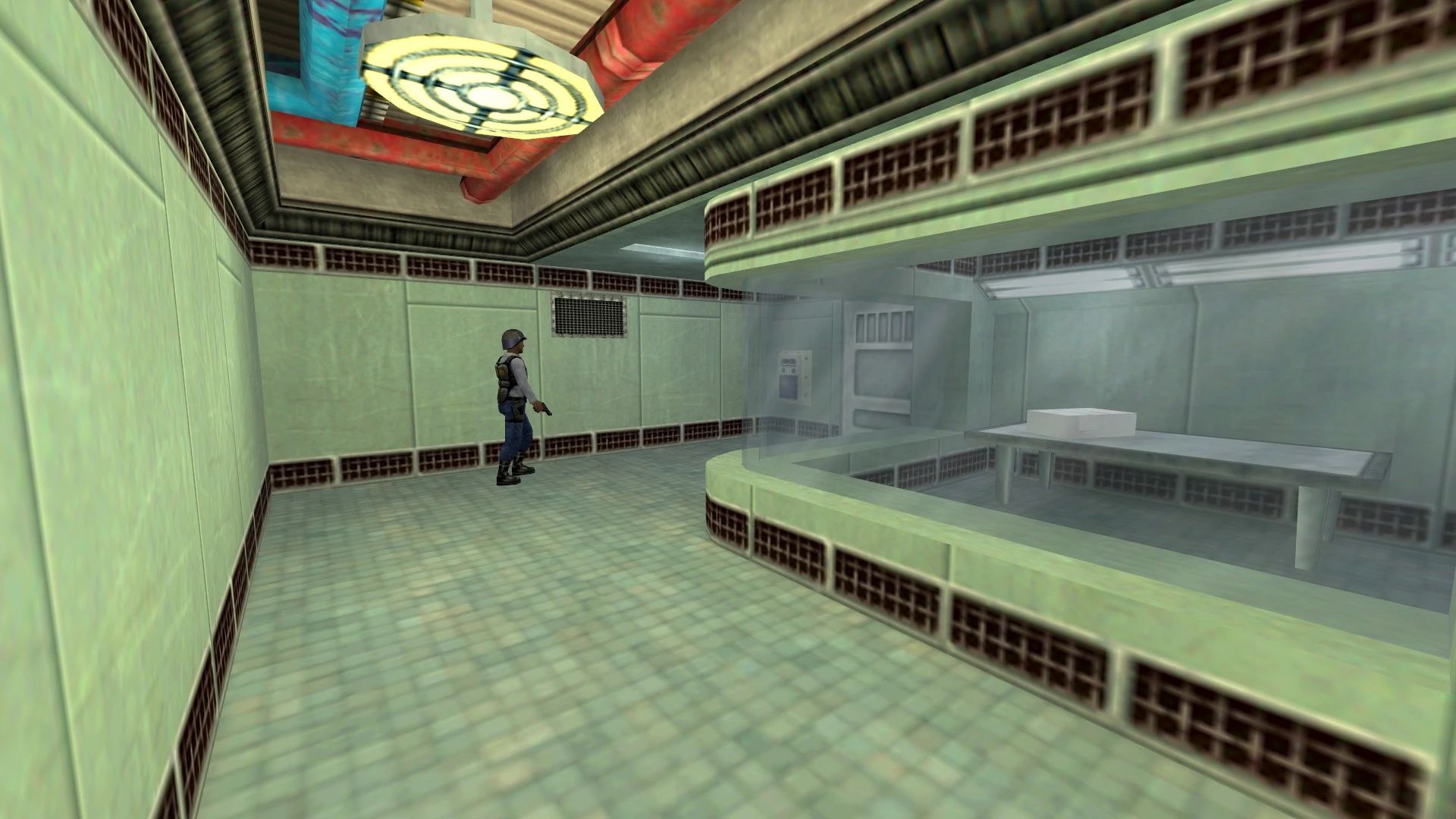 Guardia de seguridad en una habitación de laboratorio futurista con vitrina de vidrio y luz fluorescente en mod Shift-Two de Half-Life