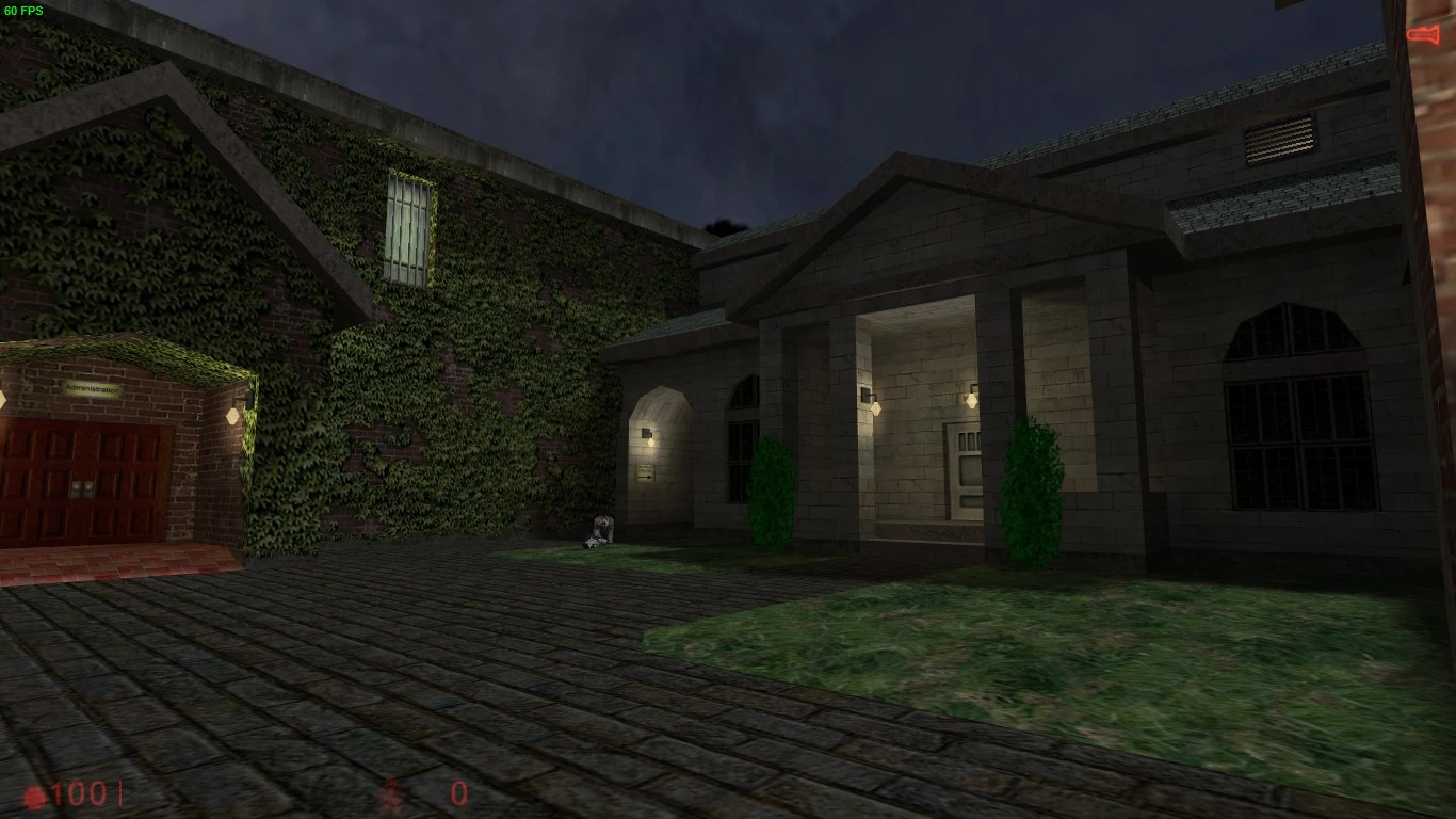 Captura de pantalla de un patio oscuro por la noche con paredes de ladrillo cubiertas de hiedra y porche iluminado en el mod They Hunger Relit para Half-Life