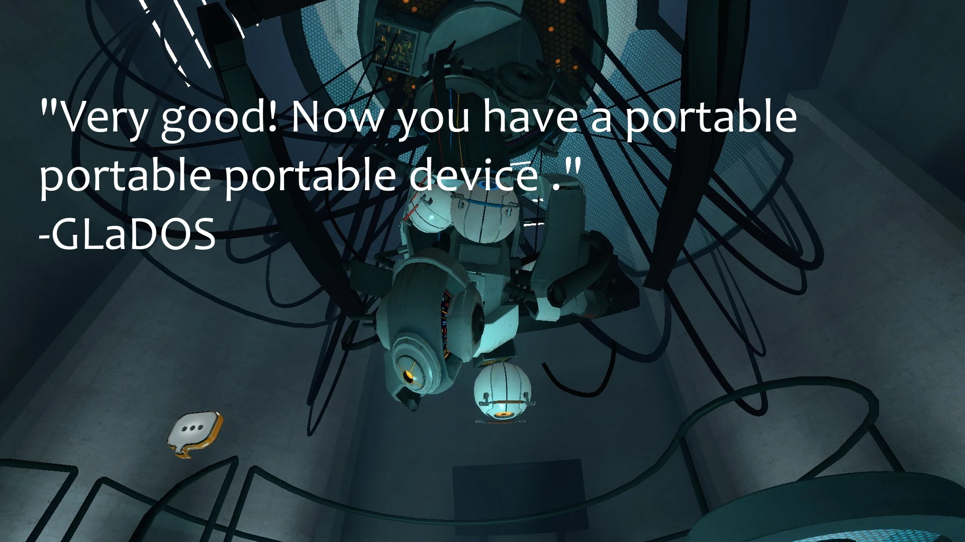 Zrzut ekranu z gry przedstawiający robota GLaDOS z zabawnym cytatem o przenośnym urządzeniu w modzie Portal