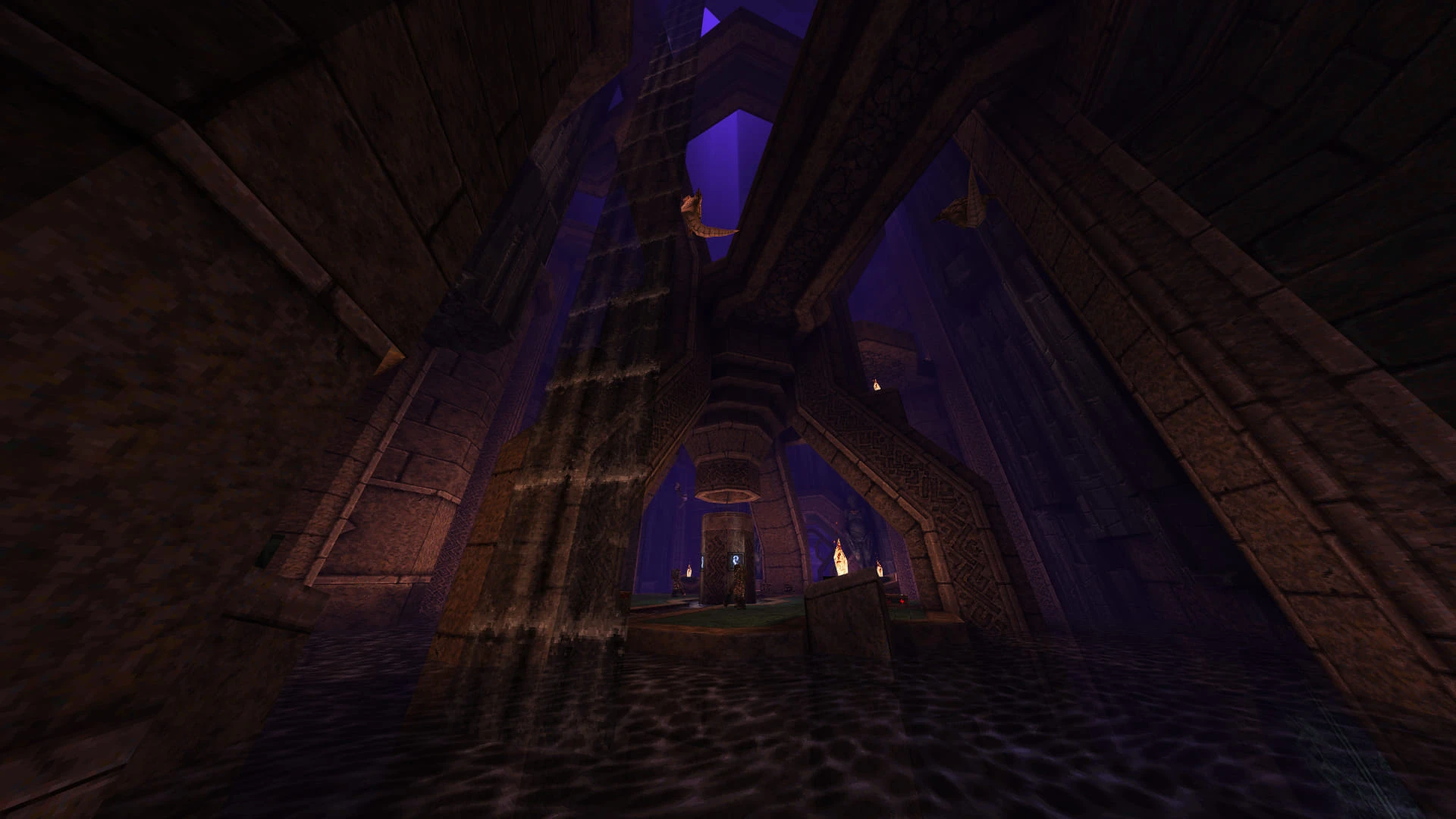 Interior de templo de piedra con pilares tallados y suelo de agua bajo cielo púrpura brillante en mod Dwell de Quake 1996