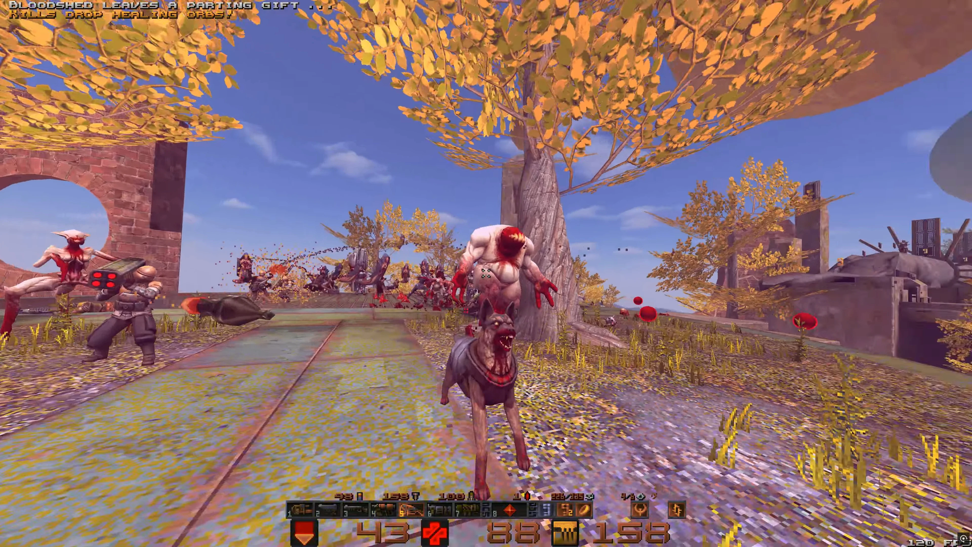 Zrzut ekranu z Quake 1996 pokazujący walkę w modzie Brutalist Jam z dużym mutantem i psem na zewnątrz z jesiennymi drzewami