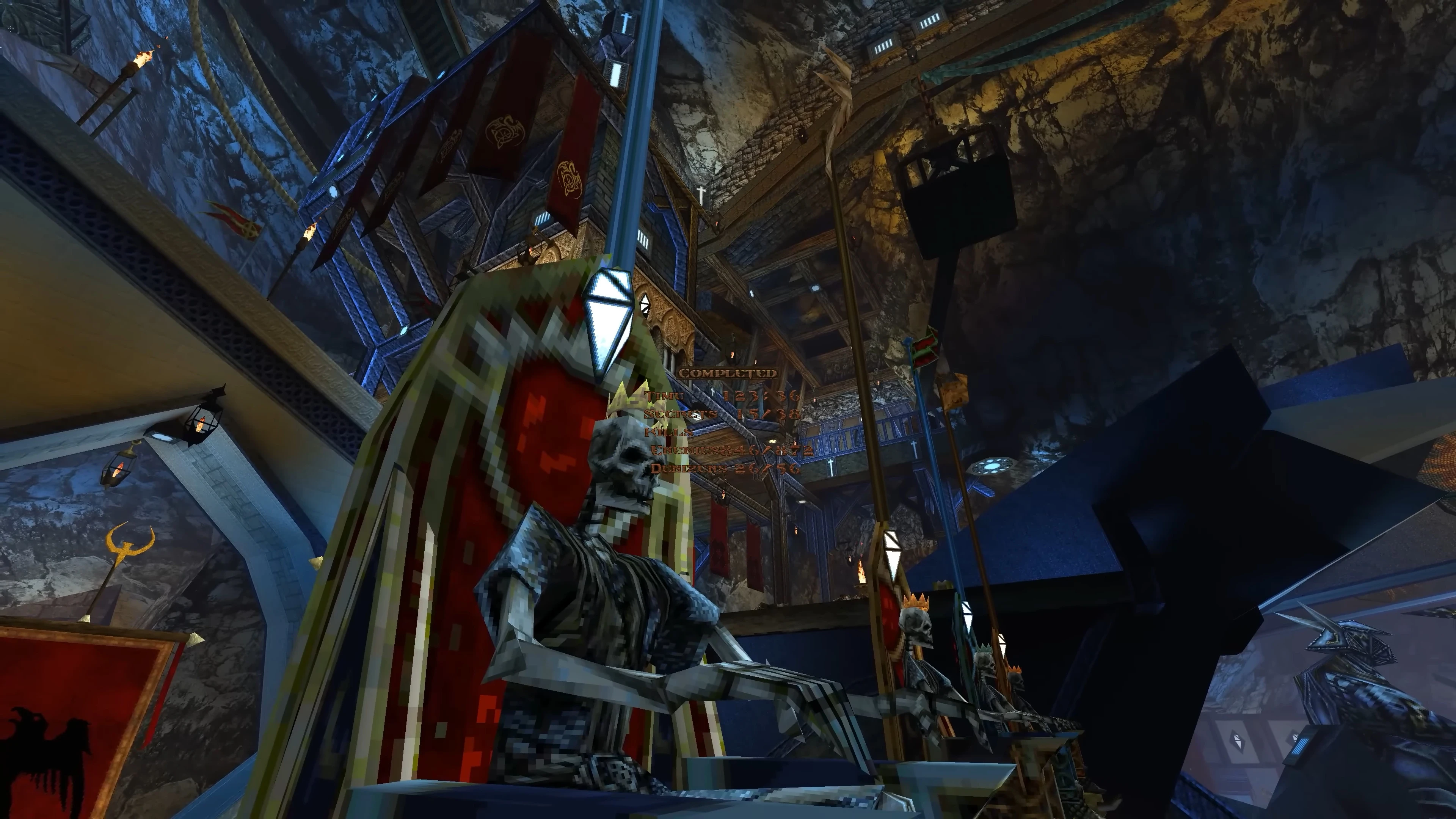 3D-Darstellung von skelettierten Königen auf Throne in einer großen Kammer mit Steinwänden und Fahnen im Quake Mjölnir-Mod