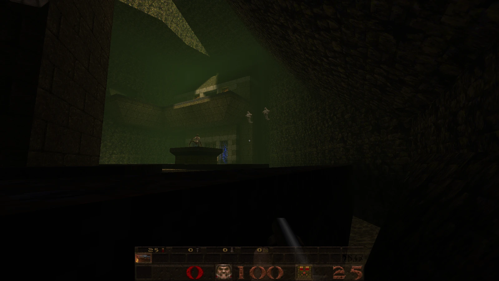 Скріншот мода Quake Realm of Dissonance із темним кам'яним інтер’єром, зеленим туманом та літаючими ворогами