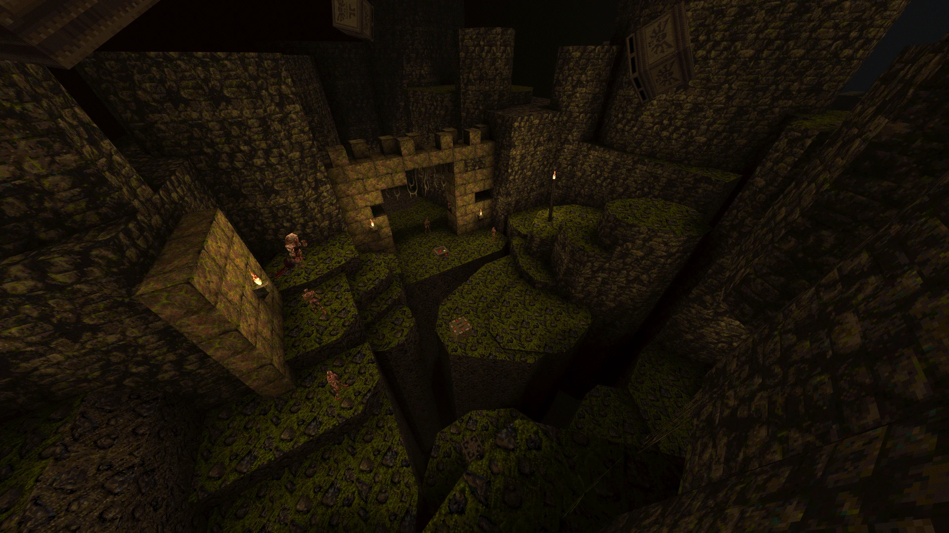 Вид сверху на мшистый каменистый каньон с врагами и факелами в моде Tainted для Quake 1996