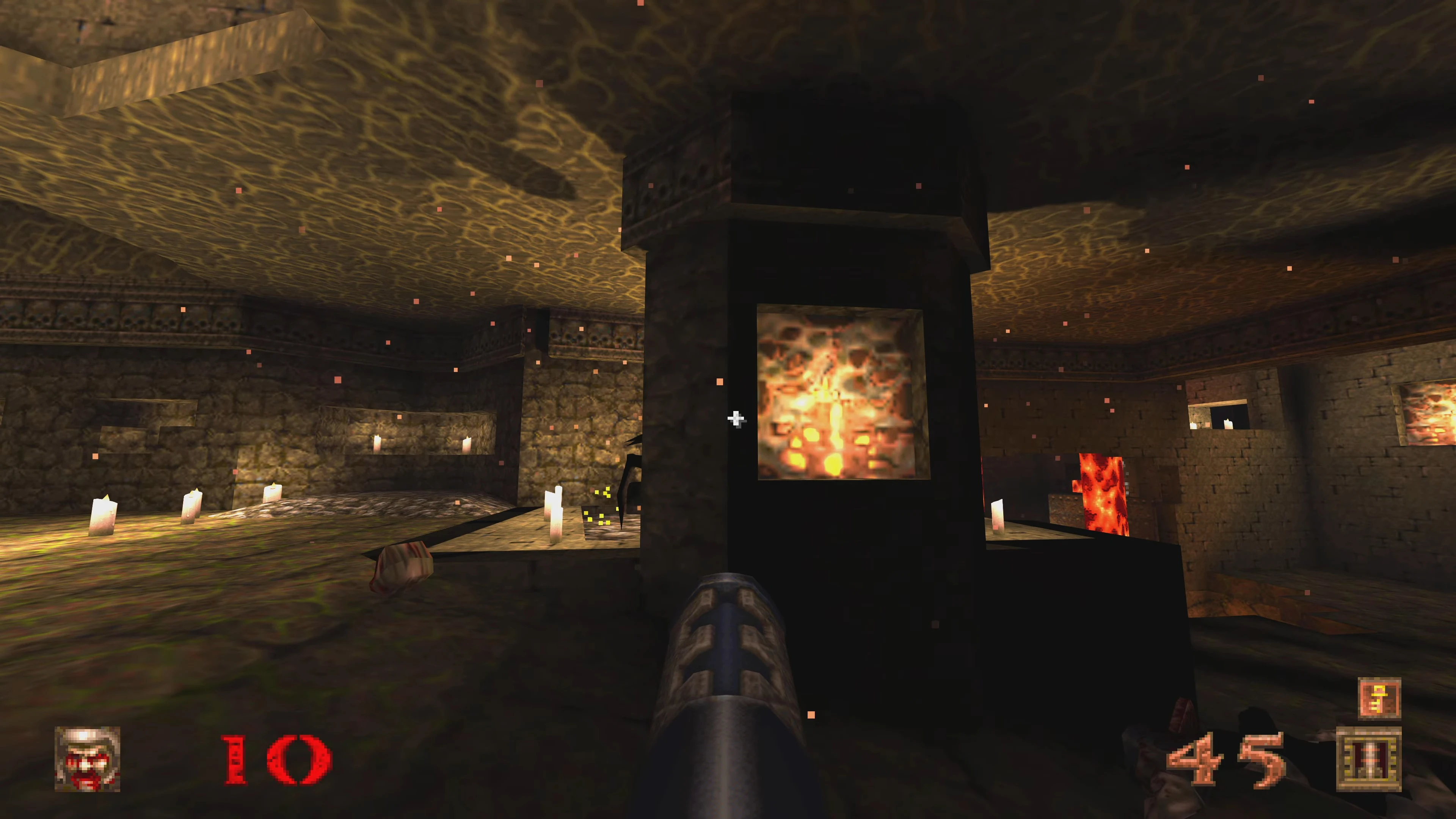 Widok z perspektywy pierwszej osoby w starożytnej kamiennej komnacie z świecami i kominkiem w modzie Quake The Spiritworld