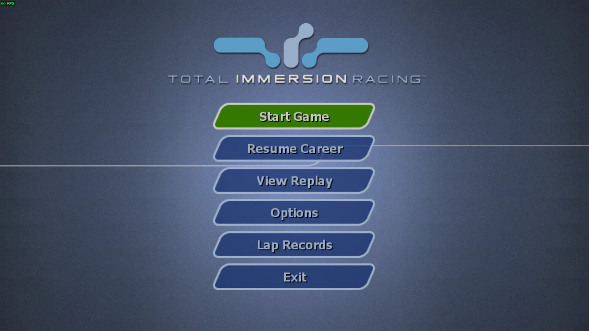 Pantalla del menú principal de Total Immersion Racing con opciones como iniciar juego, reanudar carrera y salir