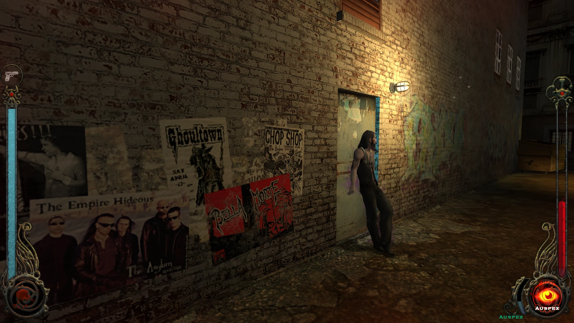 Personaje apoyado en una pared con graffiti en un callejón débilmente iluminado con carteles detallados y texturas mejoradas por el mod